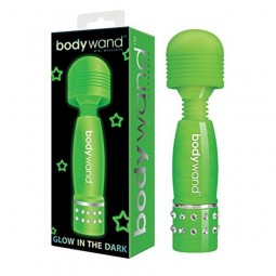 Tumsā spīdošs vibrators-masāžas rīks Bodywand 2851360